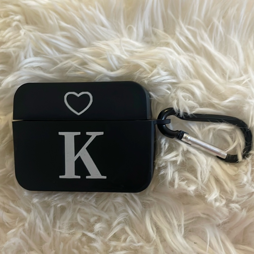 Like new AirPod Pro case